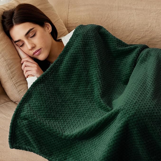 Exclusivo Mezcla Fleece Bed Blanket King Size, Super Soft and Warm Blankets for Couch, Sofa and Bed Waffle Textured, Cozy, Fuzzy and Lightweight (Forest Green, 90x104 Inches)