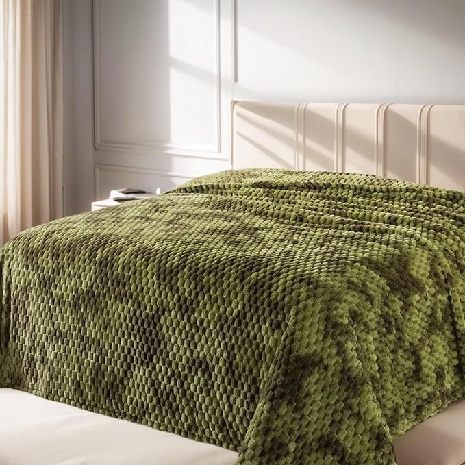 Richave Twin Size Fleece Blanket,Premium Lightweight Anti-Static 66x90 Inches 3D Clouds Stylish Jacquard Velvet Plush Bed Blanket for Twin/Twin XL Extra Long Bed, Tie-dye Olive Green