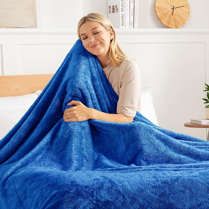 Exclusivo Mezcla Plush Fuzzy Fleece Bed Blanket King Size, Super Soft, Fluffy and Warm Blankets, Suitable for All Seasons (Cobalt Blue, 90x104 Inches)