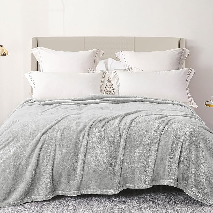 Exclusivo Mezcla Plush Fuzzy Fleece Bed Blanket Queen Size, Super Soft, Fluffy and Warm Blankets，Suitable for All Seasons (Light Grey, 90x90 Inches)