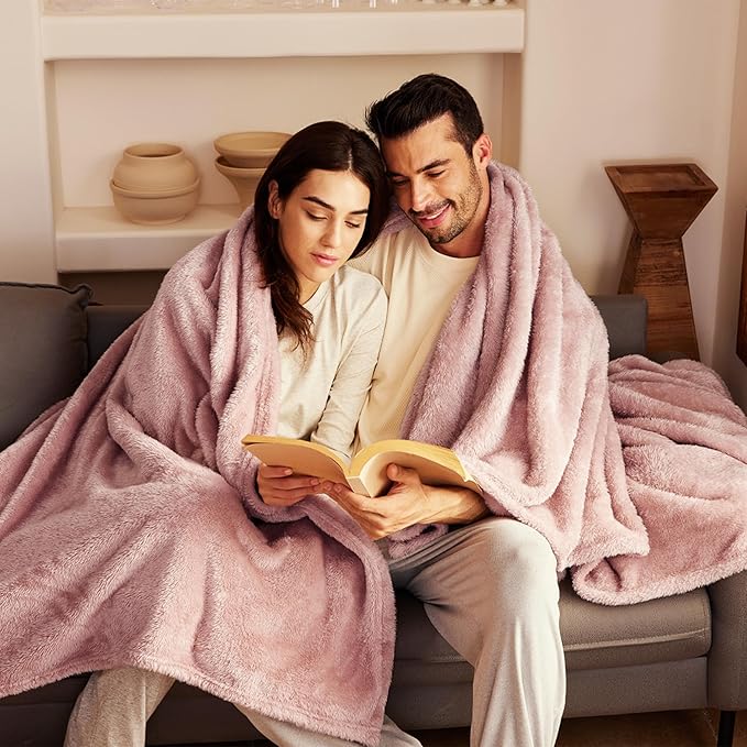 Exclusivo Mezcla Plush Fuzzy Fleece Bed Blanket King Size, Super Soft, Fluffy and Warm Blankets, Suitable for All Seasons (Dusty Pink, 90x104 Inches)