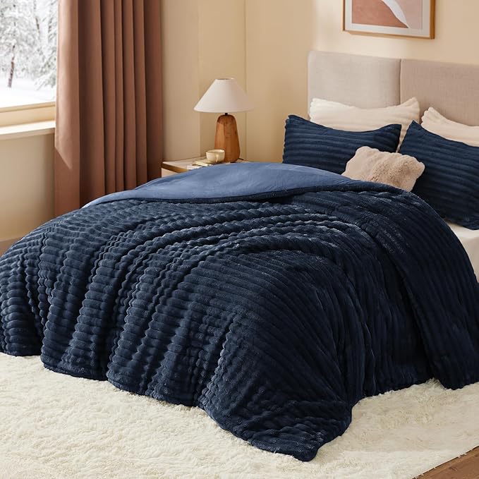 BEDELITE Fleece Oversized Queen Comforter Set -Super Soft & Warm Fluffy Navy Blue Bedding, Luxury Fuzzy Heavy Bed Set for Winter with 2 Pillow Cases