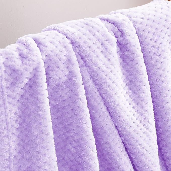 Exclusivo Mezcla Fleece Throw Blanket, Super Soft and Warm Blankets for Couch, Sofa and Bed Waffle Textured, Cozy, Fuzzy and Lightweight (Lilac Purple, 40x50 Inches)