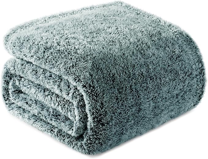 Exclusivo Mezcla Plush Fuzzy Fleece Throw Blanket Extra Large, Super Soft, Fluffy and Warm Blankets for Couch, Bed, Suitable for All Seasons (50x70 Inches, Mixed Green)
