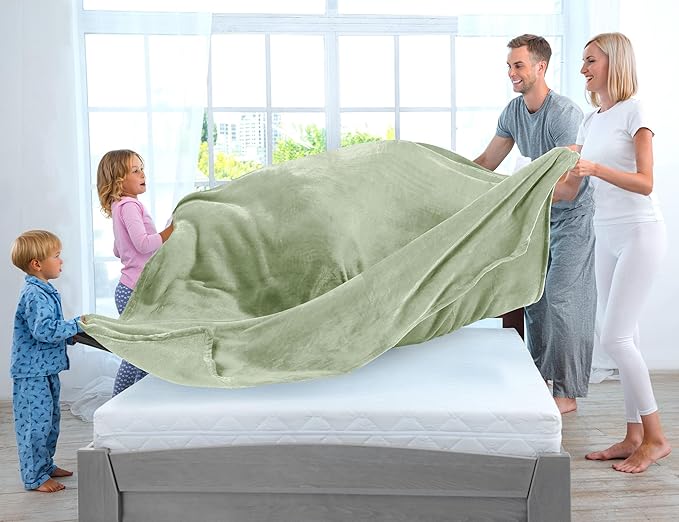 Utopia Bedding Fleece Blanket Twin Size Sage Green 300GSM Luxury Anti-Static Fuzzy Soft Microfiber Bed Blanket (60x80 Inch)