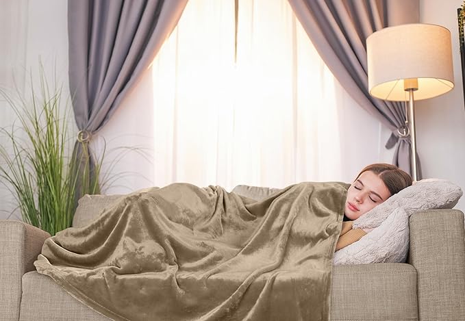 Utopia Bedding Fleece Blanket Twin Size Camel 300GSM Luxury Anti-Static Fuzzy Soft Microfiber Bed Blanket (60x80 Inch)