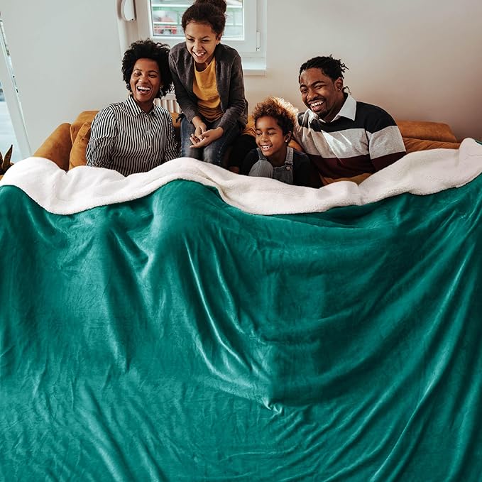 Bedsure GentleSoft Sherpa Fleece Oversized Cal King Blankets for Bed - Thick and Warm Throw for Women and Men, Soft Fuzzy Plush Large Christmas Blanket for Winter, Forest Green, 112x98 Inches
