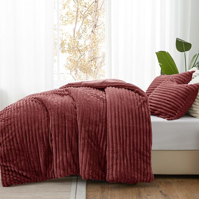 BEDELITE Fleece King Comforter Set -Super Soft & Warm Fluffy Burgundy Bedding, Luxury Fuzzy Heavy Bed Set for Winter with 2 Pillow Cases