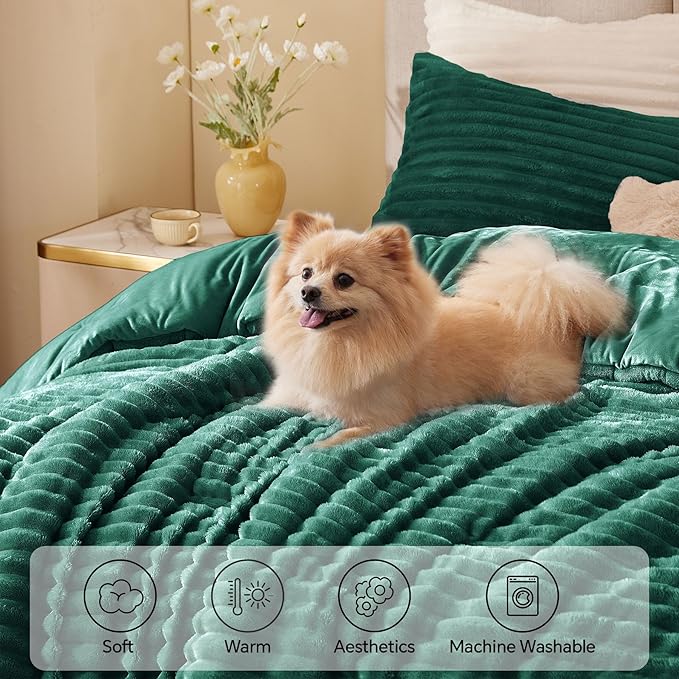 BEDELITE Fleece King Comforter Set -Super Soft & Warm Fluffy Dark Green Bedding, Luxury Fuzzy Heavy Bed Set for Winter with 2 Pillow Cases