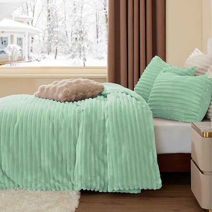BEDELITE Fleece Twin Comforter Set -Super Soft & Warm Fluffy Light Green Bedding, Luxury Fuzzy Heavy Bed Set for Winter with 1 Pillow case