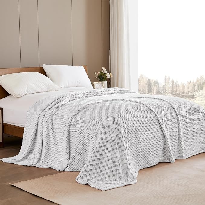Exclusivo Mezcla Fleece Bed Blanket King Size, Super Soft and Warm Blankets for Couch, Sofa and Bed Waffle Textured, Cozy, Fuzzy and Lightweight (Mixed Light Grey, 90x104 Inches)