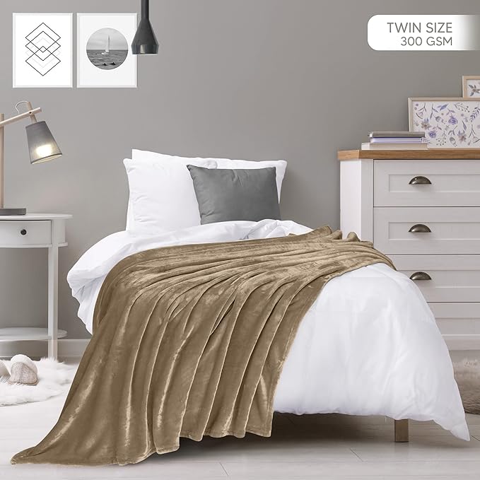 Utopia Bedding Fleece Blanket Twin Size Camel 300GSM Luxury Anti-Static Fuzzy Soft Microfiber Bed Blanket (60x80 Inch)