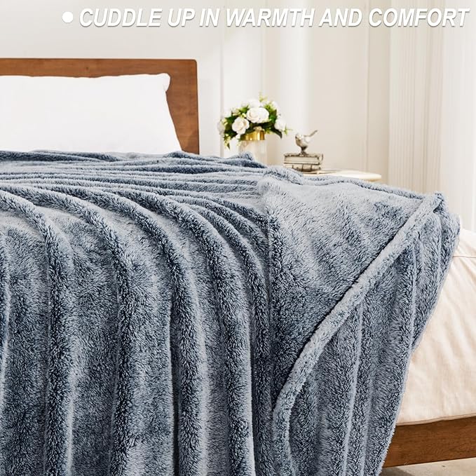 Exclusivo Mezcla Plush Fuzzy Fleece Throw Blanket Extra Large, Super Soft, Fluffy and Warm Blankets for Couch, Bed, Suitable for All Seasons (50x70 Inches, Mixed Navy Blue)