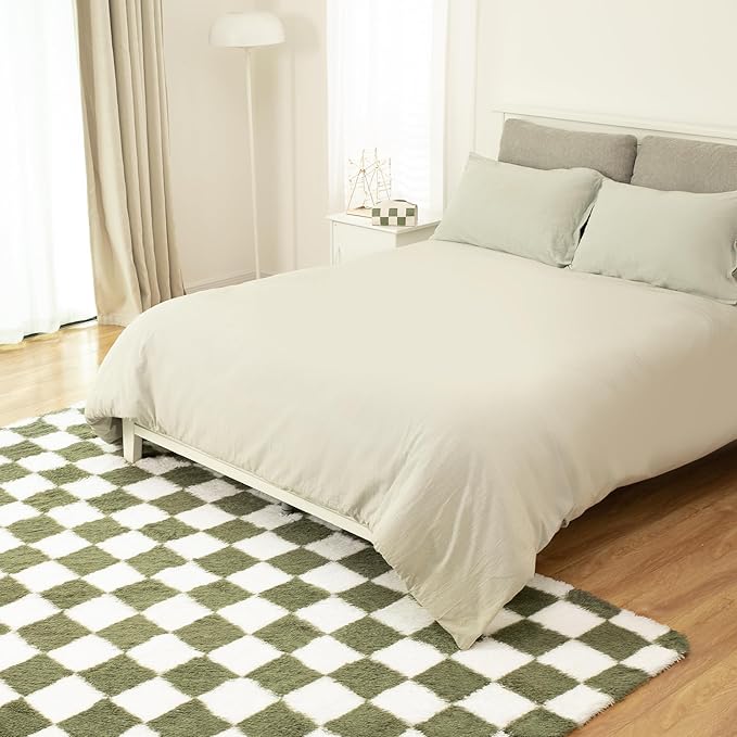Super Soft Rug for Bedroom, 5x8 Ft Green and White Area Rug Classic Checkered Shaggy Anti-Skid High Pile Soft Fluffy Rug Fuzzy Carpet for Living Room Bedroom Kids Room Nursery, Dorm Home Decor