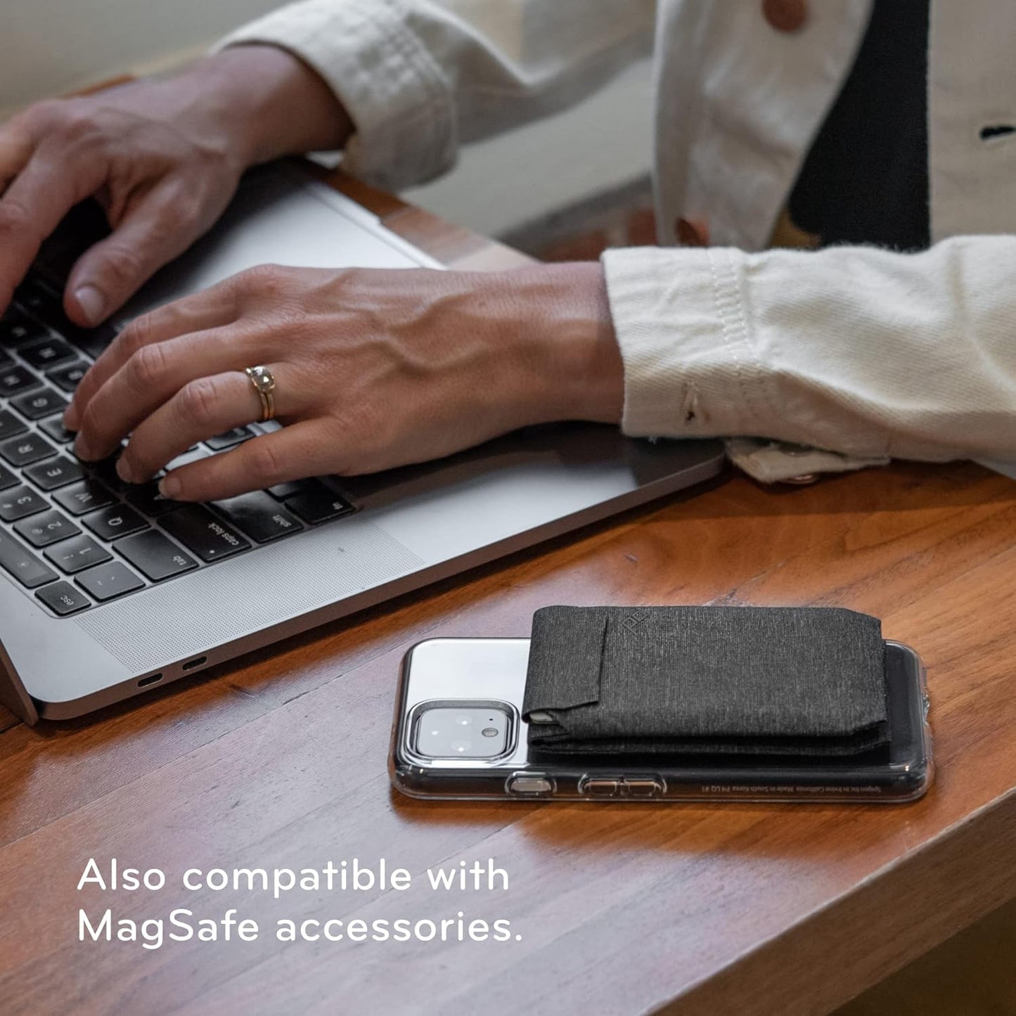 Peak Design Mobile Universal Adapter in Charcoal