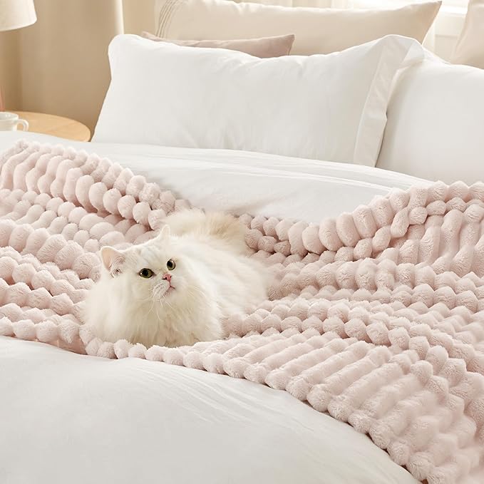 Bedsure GentleSoft Crystal Pink Twin Blanket for Bed - Super Soft Cozy Blankets for Women, Cute Large Blanket for Girls, 66x90 Inches