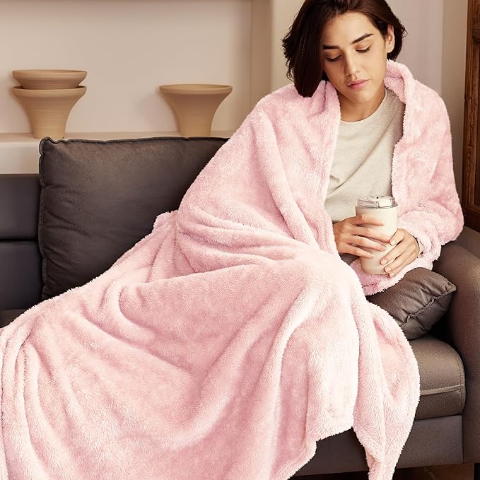 Exclusivo Mezcla Plush Fuzzy Fleece Throw Blanket Extra Large, Super Soft, Fluffy and Warm Blankets for Couch, Bed, Suitable for All Seasons (50x70 Inches, Light Pink)
