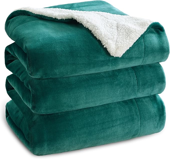 Bedsure GentleSoft Sherpa Fleece Blankets King Size for Bed - Thick and Warm Throw for Women and Men, Soft Fuzzy Plush King Christmas Blanket for Winter, Forest Green, 108x90 Inches