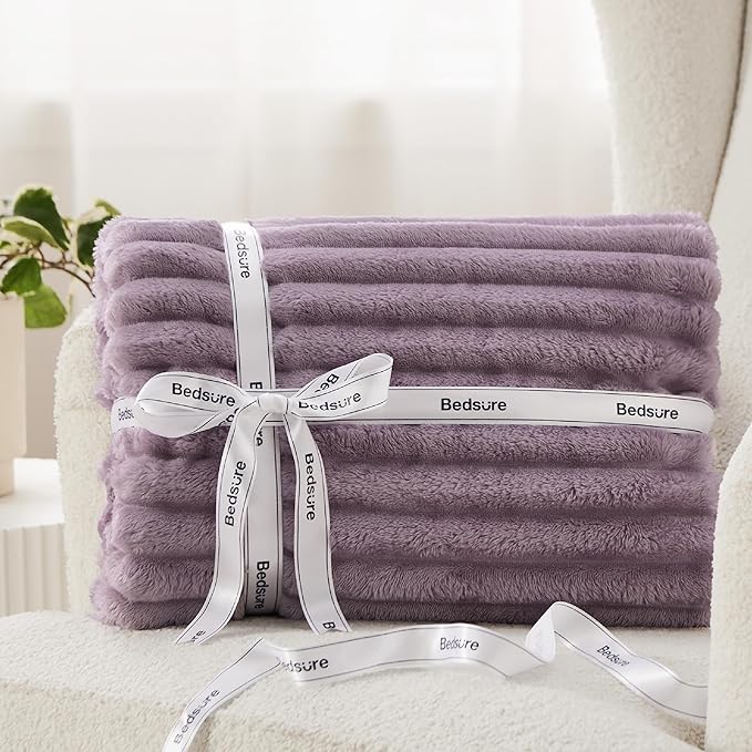 Bedsure GentleSoft Light Purple Throw Blanket for Couch - Cozy Soft Blankets for Women, Cute Small Throws for Girls, Purple, 50x60 Inches