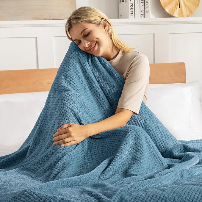 Exclusivo Mezcla Fleece Bed Blanket Twin Size, Super Soft and Warm Blankets for Couch, Sofa and Bed Waffle Textured, Cozy, Fuzzy and Lightweight (Slate Blue, 90x66 Inches)