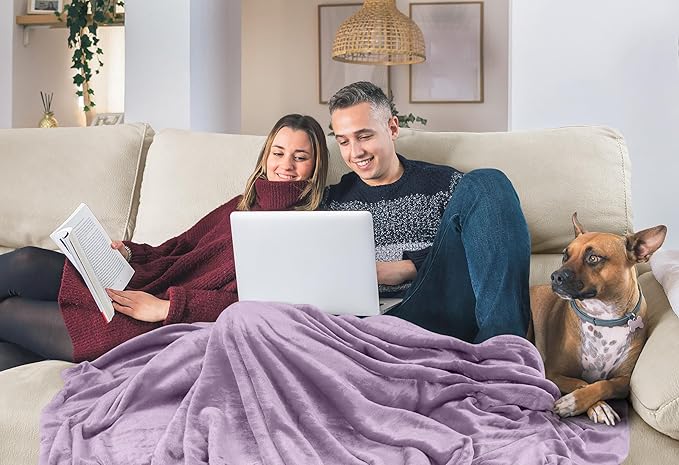Utopia Bedding Fleece Blanket Twin Size Lilac 300GSM Luxury Anti-Static Fuzzy Soft Microfiber Bed Blanket (60x80 Inch)