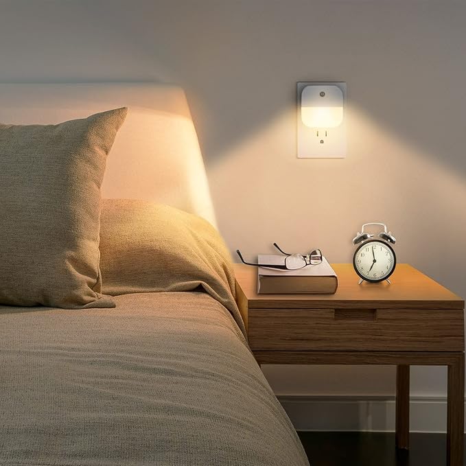 6 Pack Night Light Plug in, LED Nightlights Smart Dusk to Dawn Sensor, Plug into Wall Nightlights Suitable for Bedroom, Bathroom, Hallway, Kitchen, Stairs, Kids Room, 3pcs Warm White & 3pcs White