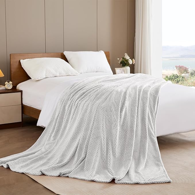 Exclusivo Mezcla Fleece Bed Blanket King Size, Super Soft and Warm Blankets for Couch, Sofa and Bed Waffle Textured, Cozy, Fuzzy and Lightweight (Mixed Light Grey, 90x104 Inches)