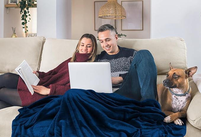 Utopia Bedding Fleece Blanket Twin Size Navy 300GSM Luxury Anti-Static Fuzzy Soft Microfiber Bed Blanket (60x80 Inch)