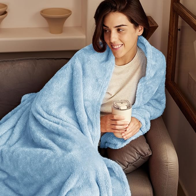 Exclusivo Mezcla Plush Fuzzy Fleece Bed Blanket King Size, Super Soft, Fluffy and Warm Blankets, Suitable for All Seasons (Light Blue, 90x104 Inches)