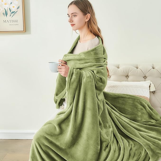 BEDELITE Fleece Blanket Twin Size Sage Green Throw Blanket for Couch & Bed, Luxury Plush Cozy Fuzzy Blanket 60x80 inches, Super Soft Warm Lightweight Throw Blanket for Travel Camping