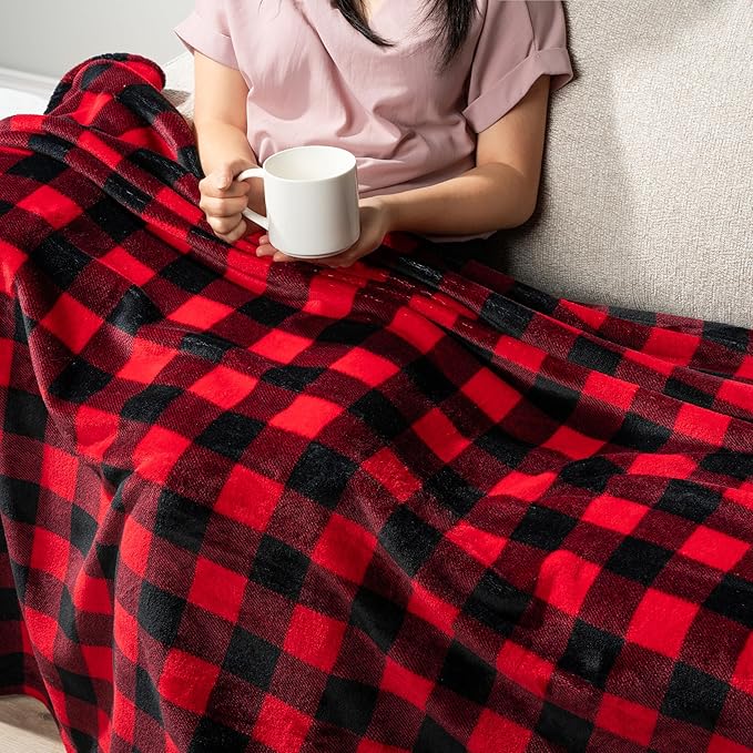 PAVILIA Black and Red Buffalo Plaid Fleece Bed Blanket Queen Size, Soft Checkered Flannel Blanket for Sofa, Plaid Christmas Couch Throw Bed, Warm Cozy Decorative Blanket Fall Decor Gift, 90x90