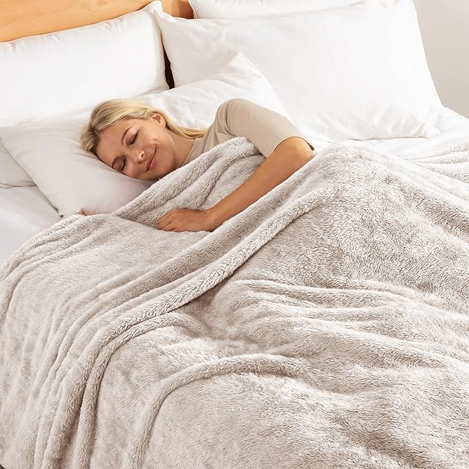 Exclusivo Mezcla Plush Fuzzy Fleece Bed Blanket Queen Size, Super Soft, Fluffy and Warm Blankets Suitable for All Seasons (Beige, 90x90 Inches)