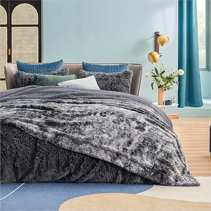 Bedsure GentleSoft Sherpa Fluffy Blanket King Size for Bed - Fleece Warm and Cozy for Women Gift, Plush & Fuzzy Faux Christmas Fur Blanket for Couch, Sofa Decor, Tie Dye Design, Grey, 108x90 Inches