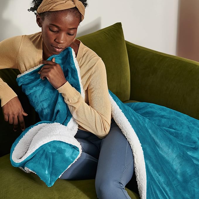 Bedsure GentleSoft Sherpa Fleece Blankets Queen Size for Bed - Thick and Warm Throw for Women and Men, Soft Fuzzy Plush Queen Blanket for Winter, Teal, 90x90 Inches