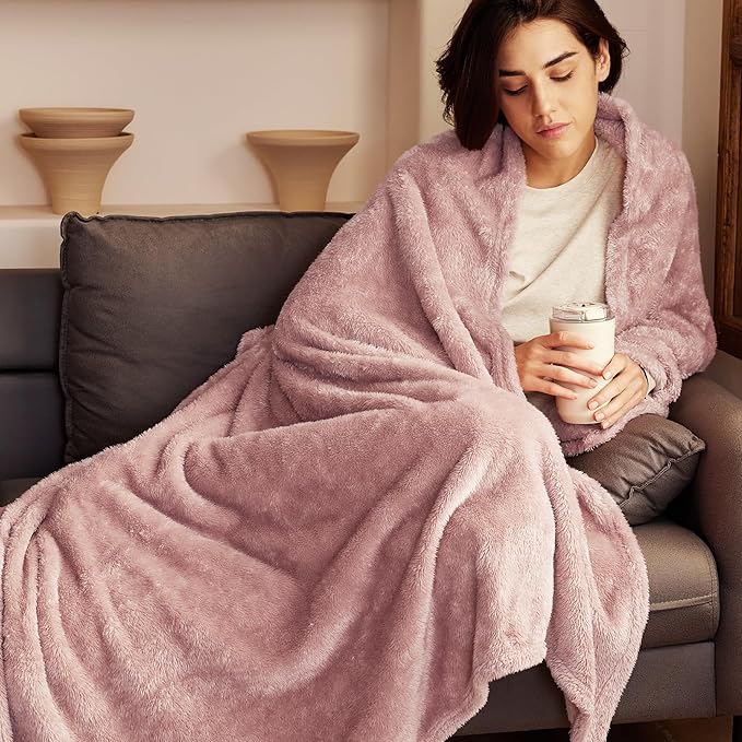 Exclusivo Mezcla Plush Fuzzy Fleece Bed Blanket Twin Size, Super Soft, Fluffy and Warm Blankets, Suitable for All Seasons (Dusty Pink, 90x66 Inches)