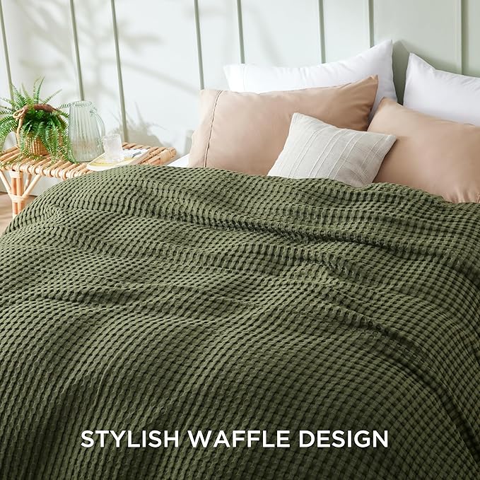 Bedsure Cooling Cotton Waffle Queen Size Blanket - Lightweight Breathable Blanket of Rayon Derived from Bamboo for Hot Sleepers, Luxury Throws for Bed, Couch and Sofa, Green, 90x90 Inches