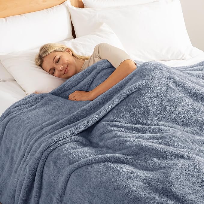 Exclusivo Mezcla Plush Fuzzy Fleece Bed Blanket King Size, Super Soft, Fluffy and Warm Blankets, Suitable for All Seasons (Stone Blue, 90x104 Inches)