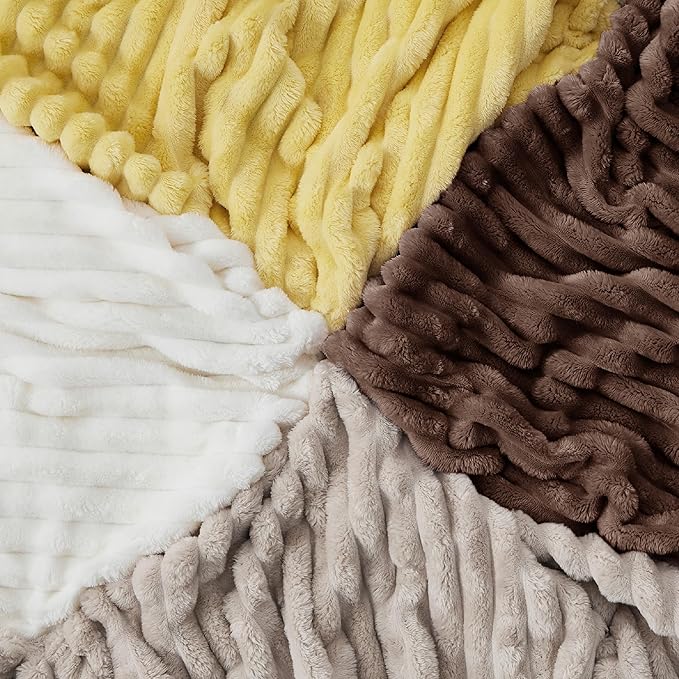 Bedsure GentleSoft Fondue Fudge Full Blanket for Bed - Cozy Soft Blankets for Women, Cute Small Fleece Throws for Girls, Birthday Gifts for Women Decor Gifts for Mom, 84x90 Inches