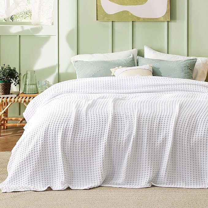 Bedsure Cooling Cotton Waffle King Size Blanket - Lightweight Breathable Summer Blanket of Rayon Derived from Bamboo for Hot Sleepers, Luxury Throws for Bed, Couch and Sofa, White, 104x90 Inches