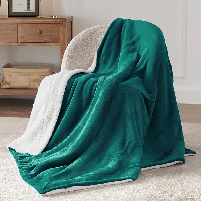 Bedsure GentleSoft Sherpa Fleece Throw Blanket for Couch - Thick and Warm Throw for Women and Men, Soft Fuzzy Plush Christmas Blanket for Winter, Forest Green, 50x60 Inches