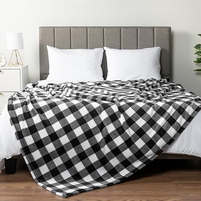 PAVILIA Black and White Buffalo Plaid Fleece Bed Blanket King Size, Soft Checkered Flannel Blanket for Sofa, Plaid Christmas Couch Throw Bed, Warm Cozy Decorative Blanket Fall Decor Gift, 90x90