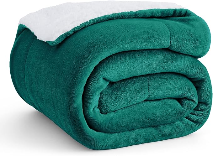 Bedsure GentleSoft Sherpa Fleece Throw Blanket for Couch - Thick and Warm Throw for Women and Men, Soft Fuzzy Plush Christmas Blanket for Winter, Forest Green, 50x60 Inches