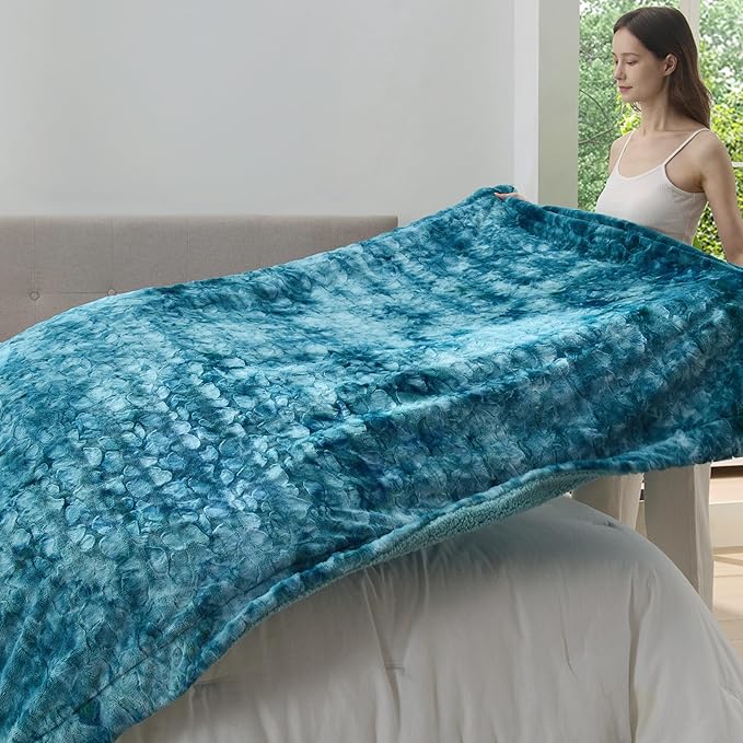 Bedsure GentleSoft Sherpa Fluffy Blanket King Size for Bed - Fleece Warm and Cozy for Women Gift, Plush & Fuzzy Faux Christmas Fur Blanket for Couch, Sofa Decor, Tie Dye Design, Teal, 108x90 Inches