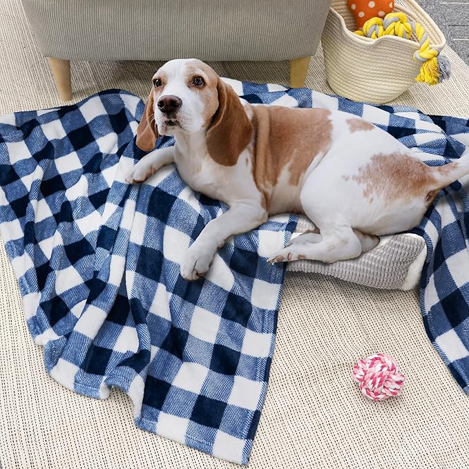 PAVILIA Buffalo Check Fleece Throw Blanket | Blue White Checkered Plaid Flannel Blanket | Soft Velvet Lightweight Microfiber Blanket for Couch Sofa | 50x60 Inches Checker Navy