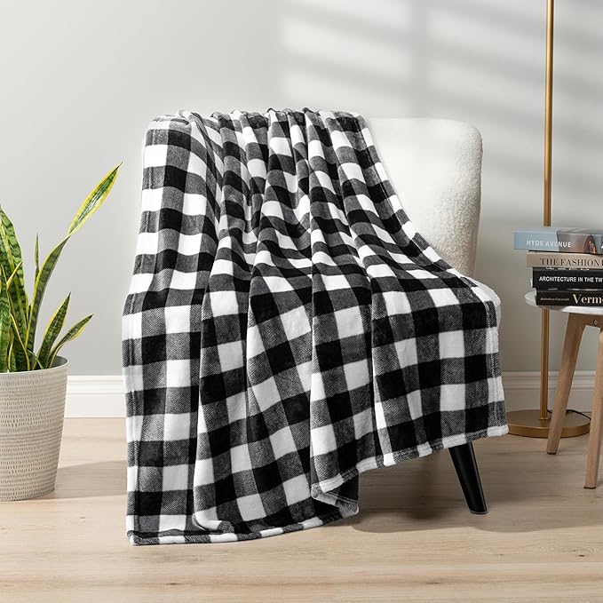 PAVILIA Black and White Buffalo Plaid Fleece Throw Blanket for Couch, Soft Checkered Flannel Blanket for Sofa, Plaid Christmas Couch Throw Bed, Warm Cozy Decorative Blanket Fall Decor Gift, 50x60