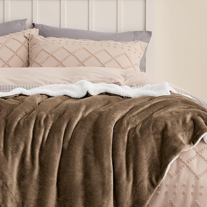 Bedsure GentleSoft Sherpa Fleece Throw Blanket for Couch - Thick and Warm Throw for Women and Men, Soft Fuzzy Plush Blanket for Winter, Camel, 50x60 Inches