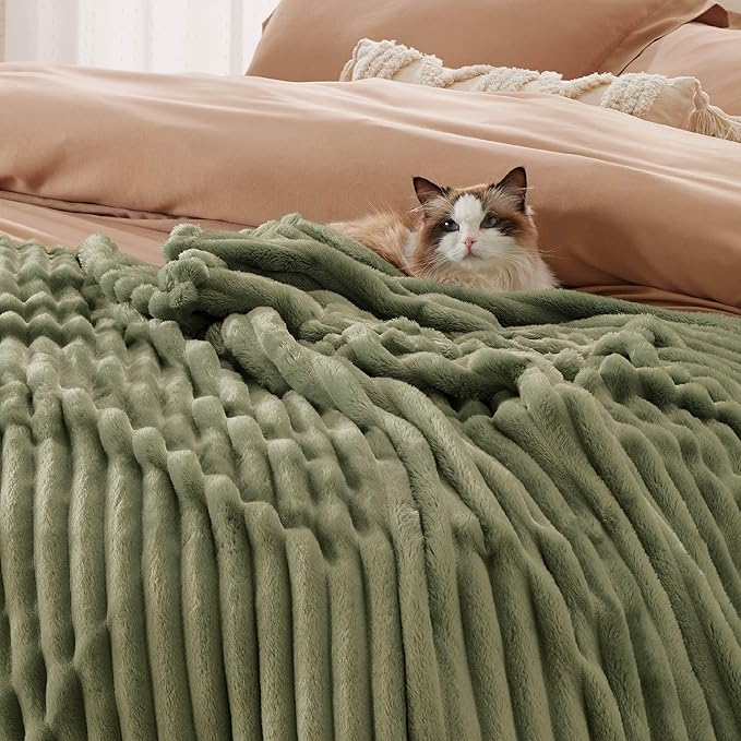 Bedsure GentleSoft Cypress Fleece Queen Blanket for Couch - Cozy Soft Blankets for Women, Cute Small Throws for Girls, 90x90 Inches