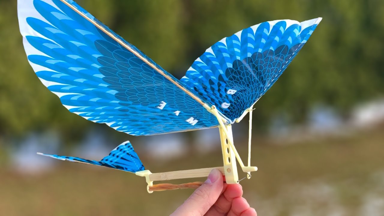 Flying Bird Glider Toy Launcher for Kids – Hand Throw Foam Flying Bird Outdoor Fun Toy